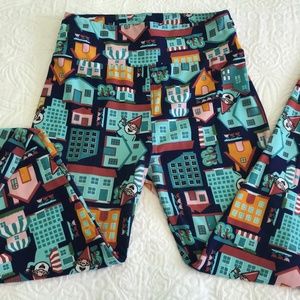 Lularoe Neighborhood Gnome OS Leggings